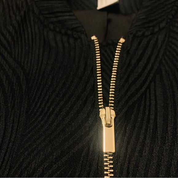 H&M Textured Bomber Jacket - Picture 3 of 3